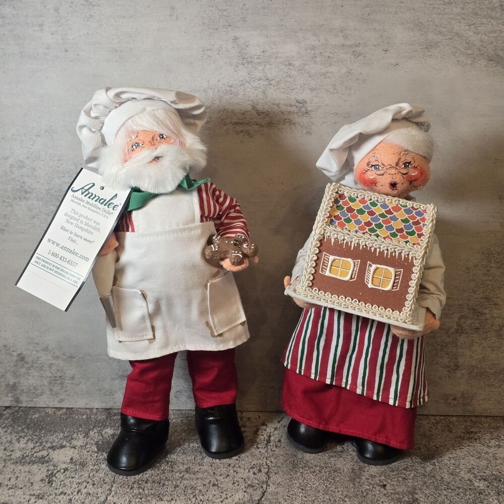 New Annalee Santa and Mrs Claus Dolls Set Retired 2005 Collector Christmas Decor